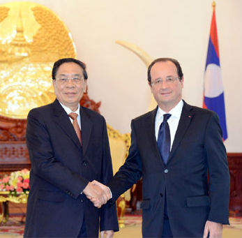 hollande-sayasone.jpg